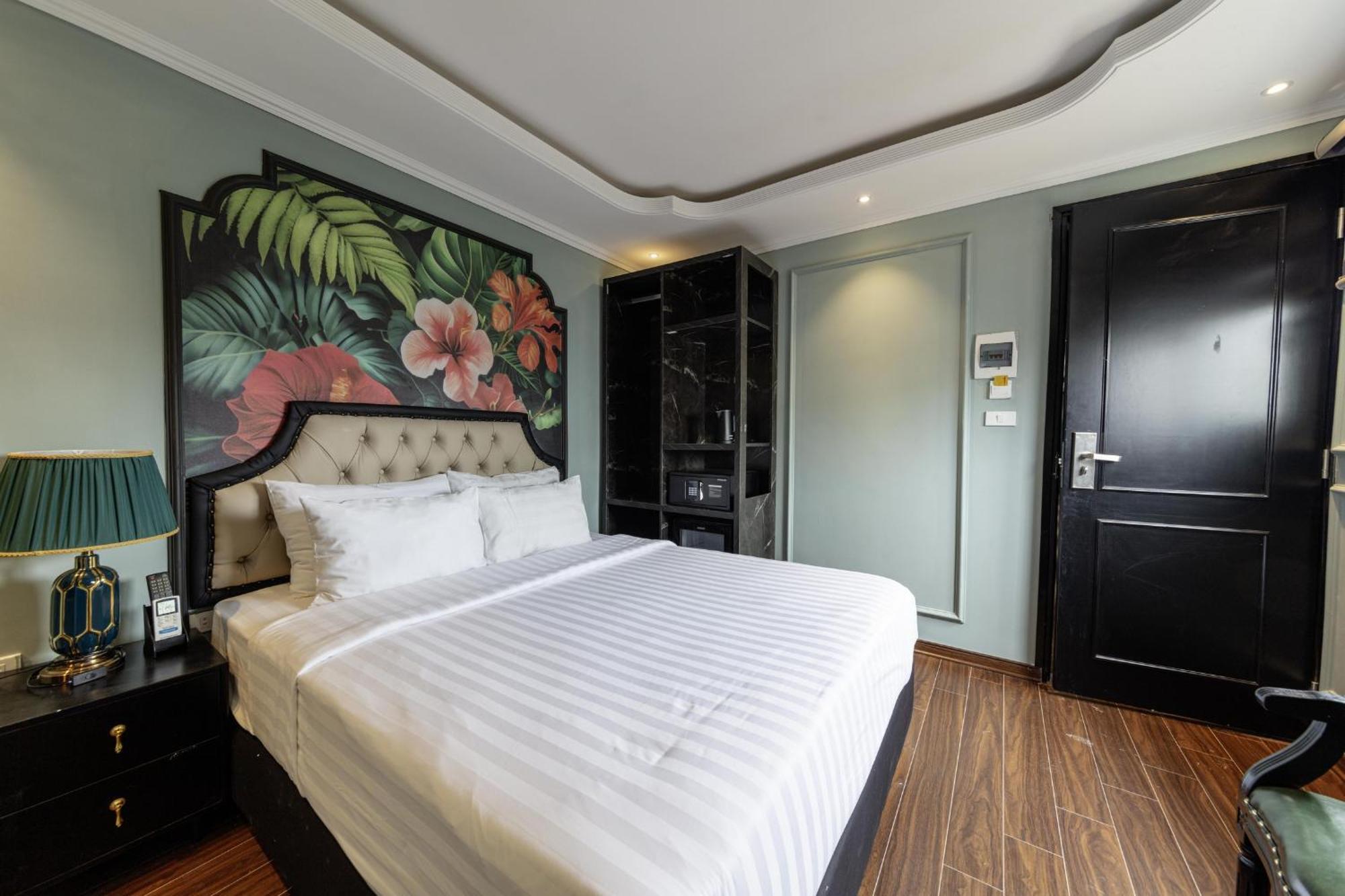 Madelise Amica Hotel And Travel Hanoï Extérieur photo