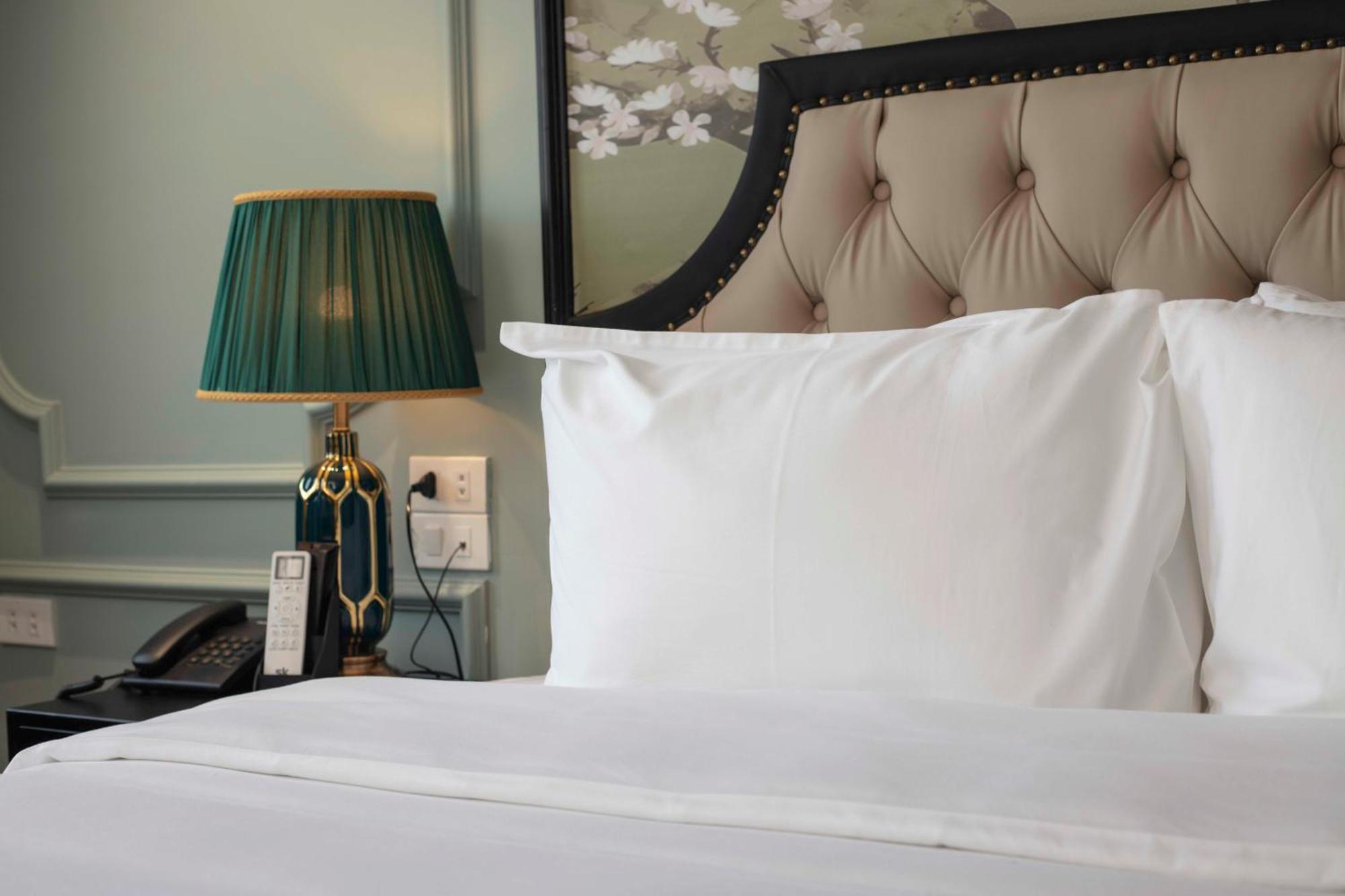 Madelise Amica Hotel And Travel Hanoï Extérieur photo